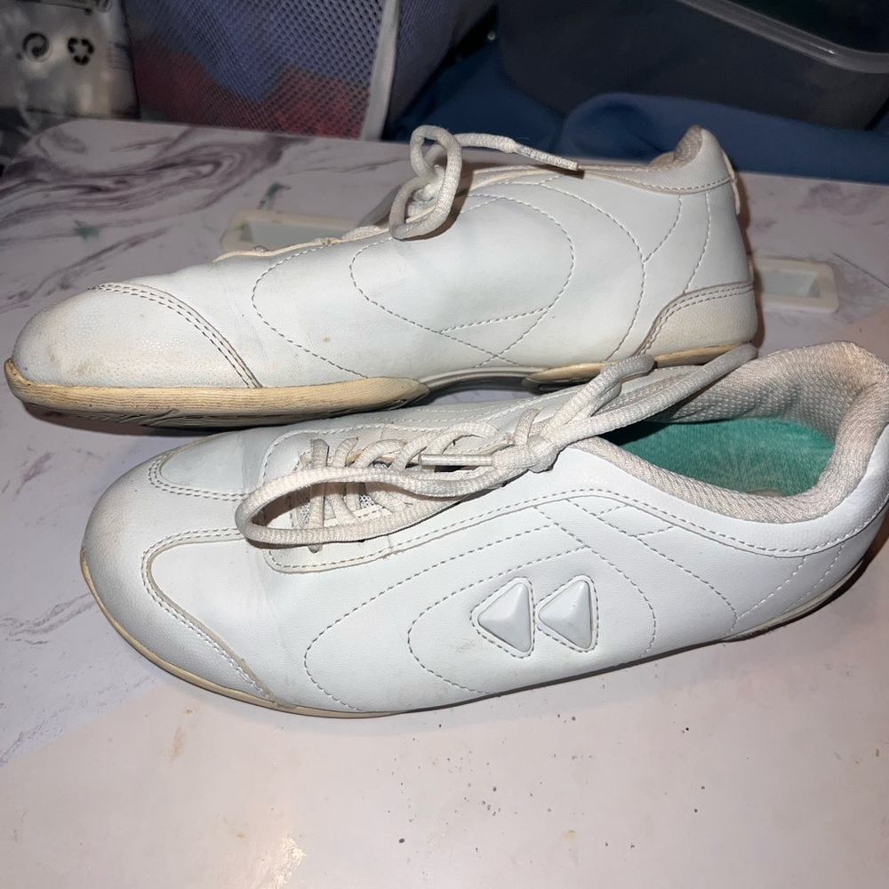 Kaepa cheer shoes